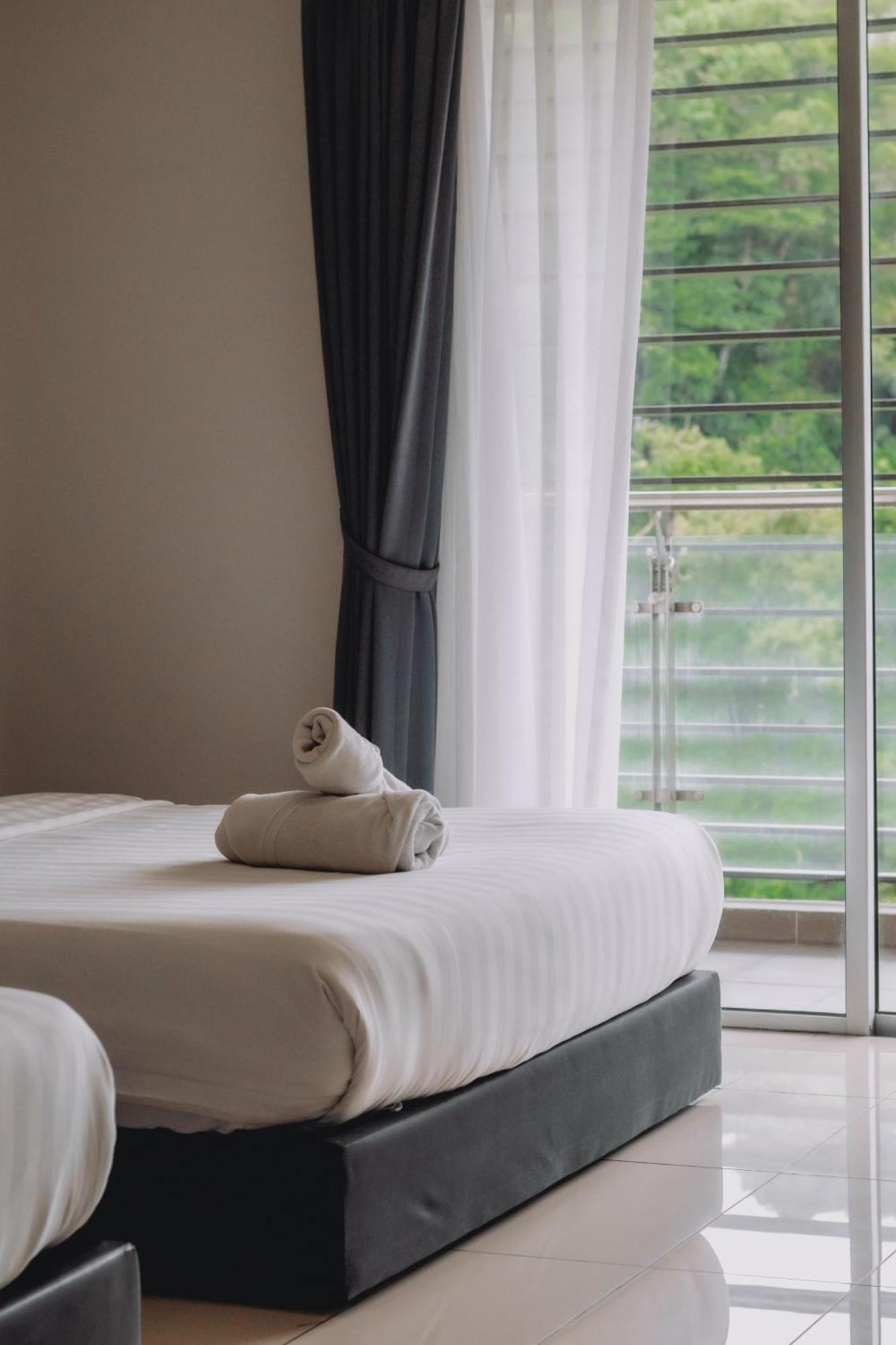Aeropod Cactus Rail With Balcony - Apartment Kota Kinabalu