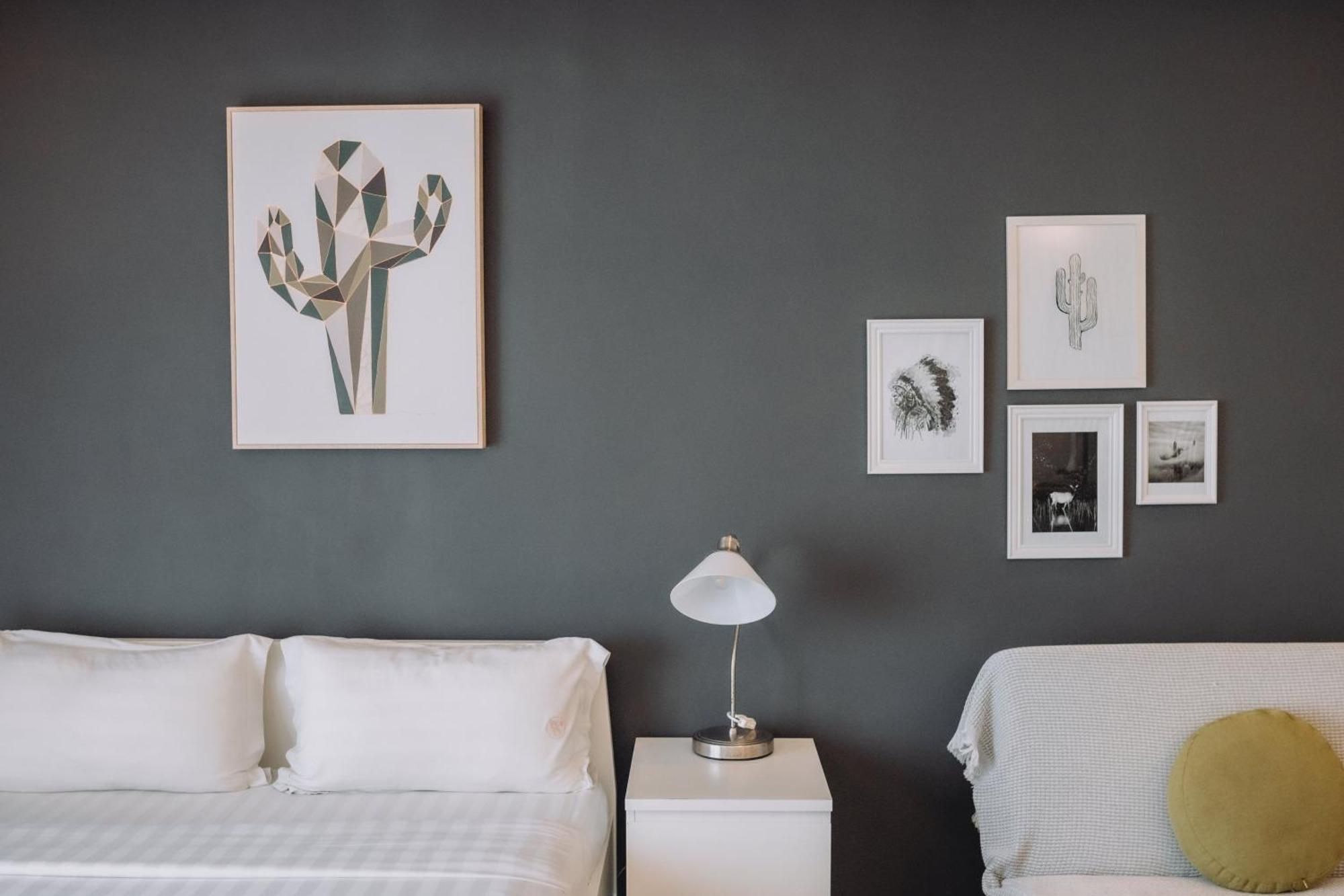 Apartment Aeropod Cactus Rail With Balcony - *